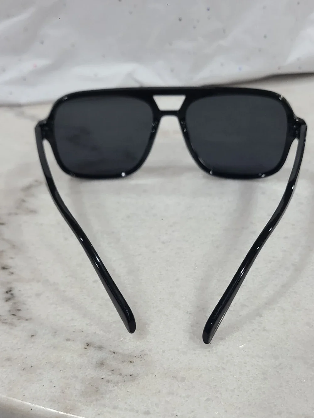 0000 sleek black
